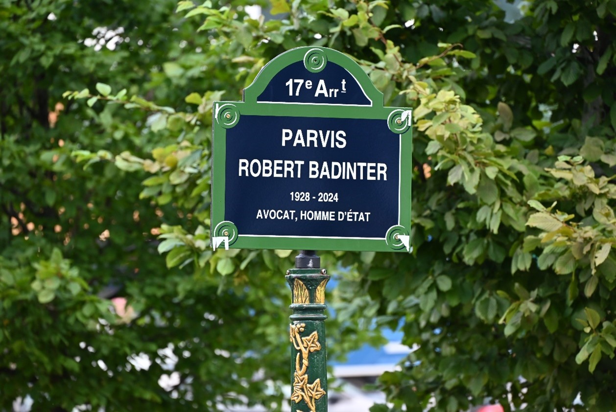 Parvis